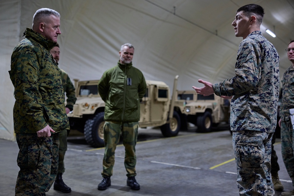 Maj. Gen. Sofge visits USMC Motor Pool in Norway