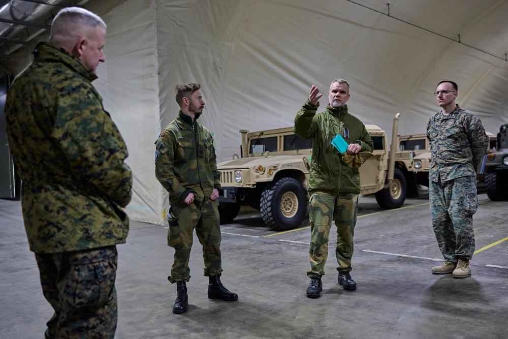 Maj. Gen. Sofge visits USMC Motor Pool in Norway