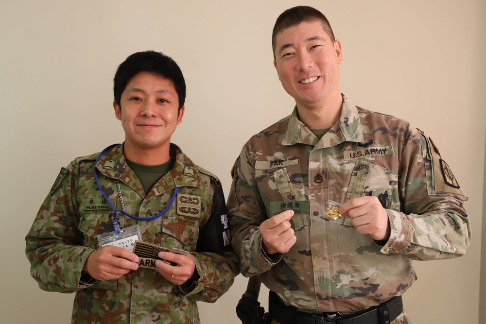 Yama Sakura 85: MP Military souvenir exchange