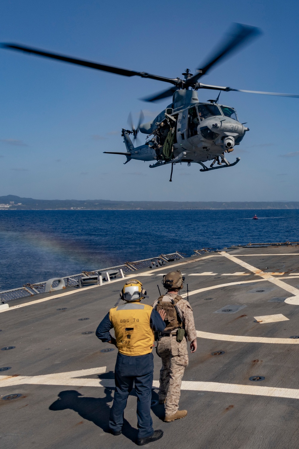 31st Marine Expeditionary Unit Maritime Raid Force conduct Visit, Board, Search and Seizure training aboard USS Hopper (DDG 70)