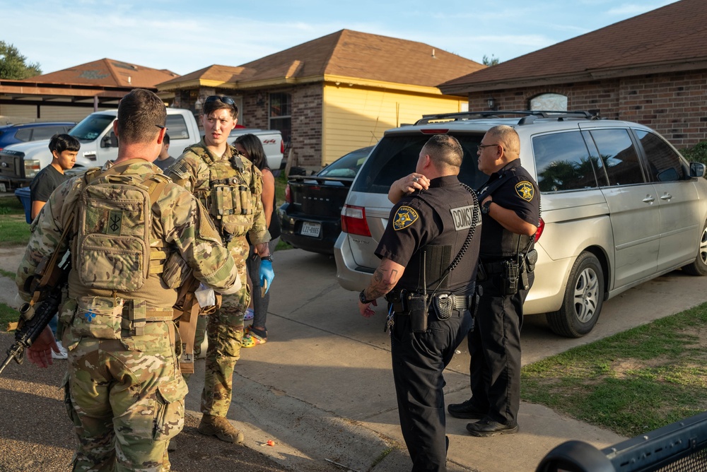 Texas Army National Guard Soldiers Assist First Responders