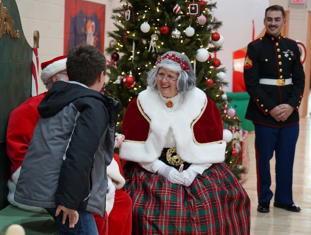 Santa visits Naval Weapons Station Yorktown during annual Winter Wonderland event