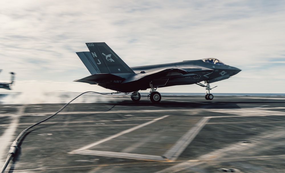 F-35C Lightning II Traps on USS George Washington