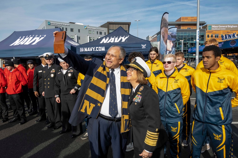 CNO Attends 2023 Army Navy Game