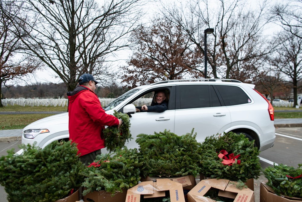 Wreaths Across America Family Pass Holder Day