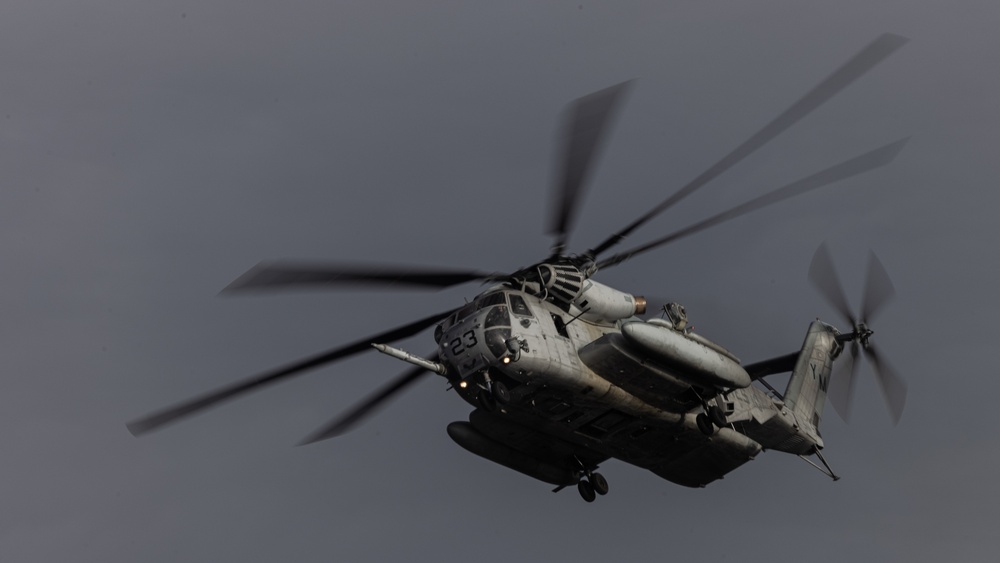 24th MEU Marines Conduct LCAC and Helicopter Operations Aboard the USS New York