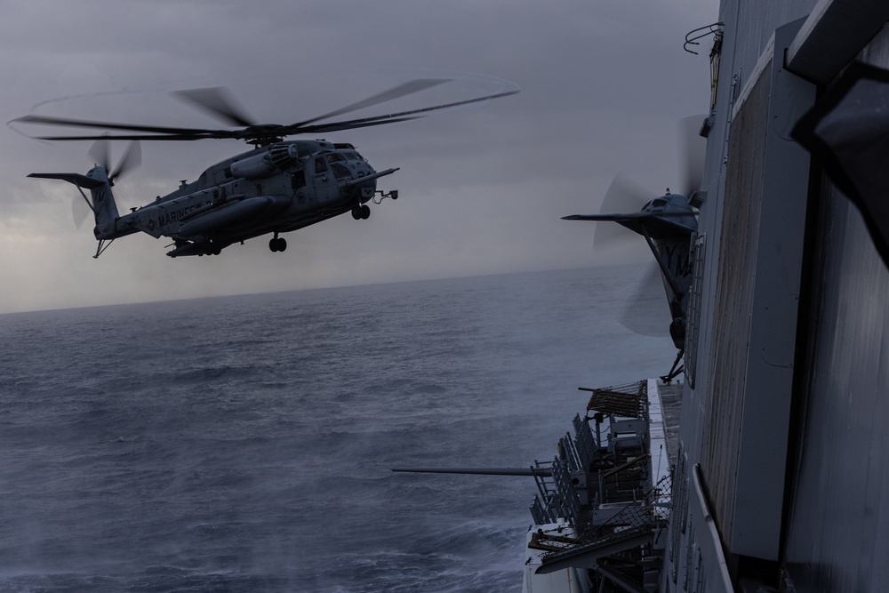 24th MEU Marines Conduct LCAC and Helicopter Operations Aboard the USS New York