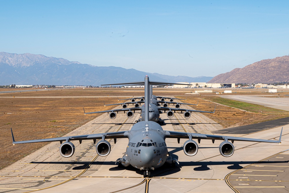 C-17 Globemaster III Elephant Walk