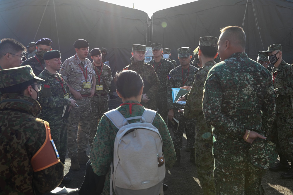 Yama Sakura 85: Gen. Yasunori Morishita Visits Exercise Site