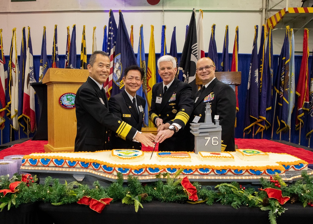 Commander, U.S. 7th Fleet hosts holiday reception aboard USS Ronald Reagan (CVN 76)