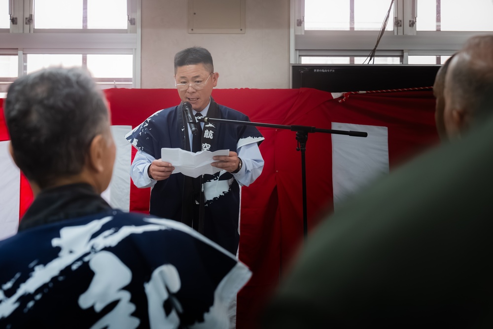 NATR: Local Miyazaki, JASDF, and MAG-12 leaders gather for a mochi pounding ceremony