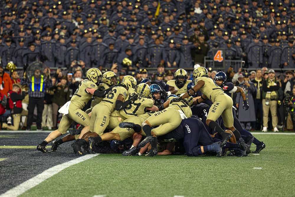 Army Football claims commander's-in-chief's trophy with 17-11 win over Navy