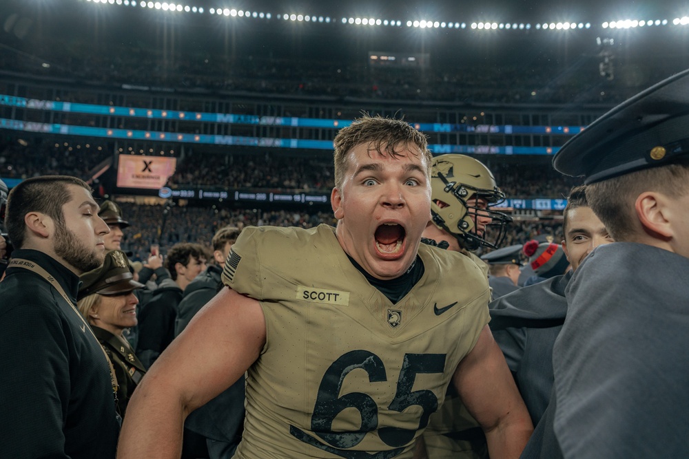 Army Football claims commander's-in-chief's trophy with 17-11 win over Navy