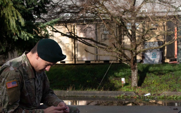 1st SFG (A) spearheads inaugural Improvised Antenna Competition during Menton Week