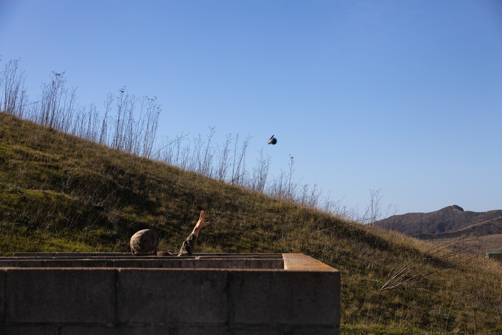 1st Maintenance Battalion Headquarters Conducts Grenade Range