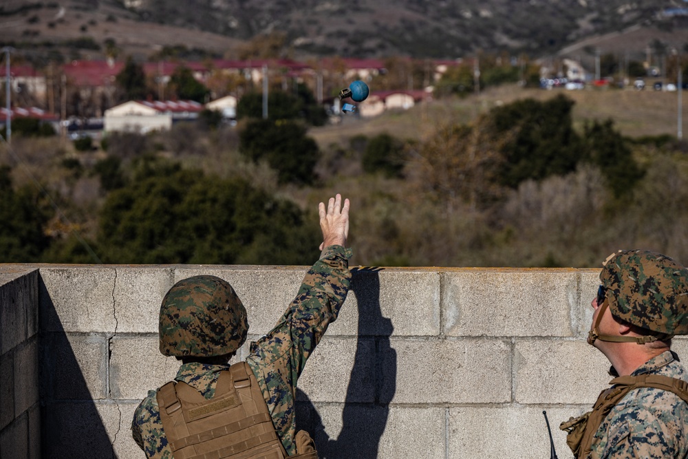 1st Maintenance Battalion Headquarters Conducts Grenade Range