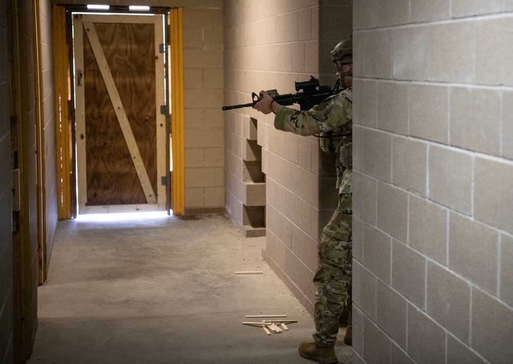 115th Security Forces Train at Fort McCoy