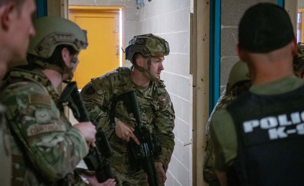 115th Security Forces Train at Fort McCoy
