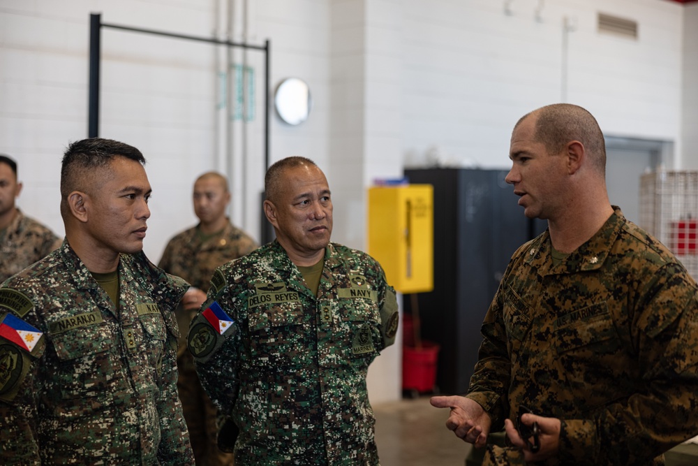 Philippine Marines visit 3rd AA Bn.