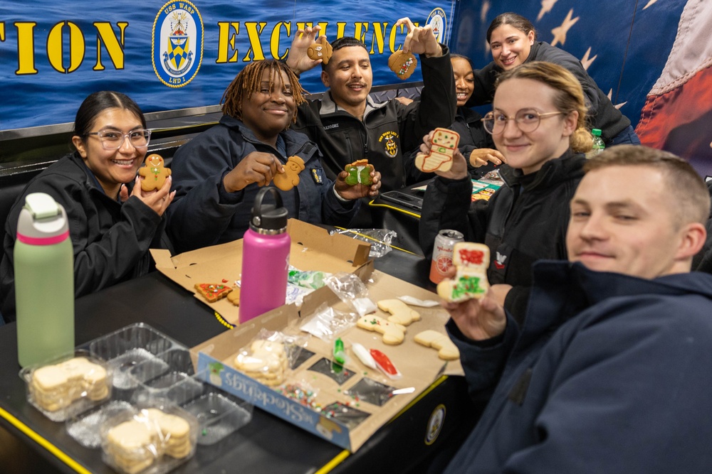 Sailors and Marines aboard Wasp Decorate Holiday Treats