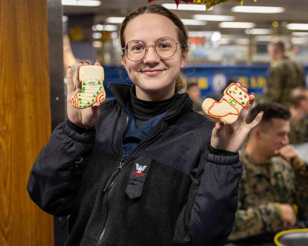 Sailors and Marines aboard Wasp Decorate Holiday Treats