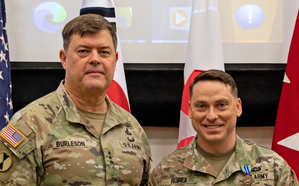 Traits of Gen. MacArthur seen in Eighth Army captain, CW2