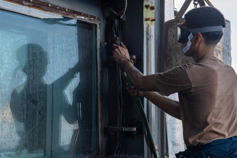 Sailors Conduct Maintenance Aboard USS Carl Vinson (CVN 70)