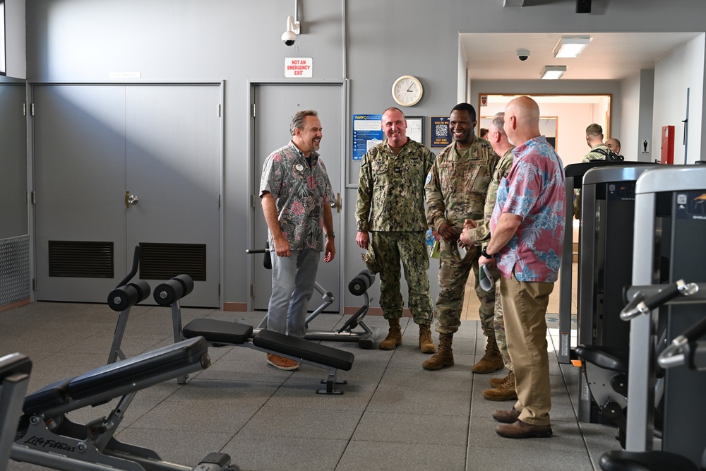 General Rupp Visits White Beach Naval Facility