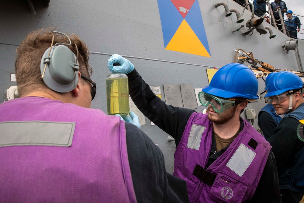 Sterett Conducts Fueling-At-Sea with USNS Yukon