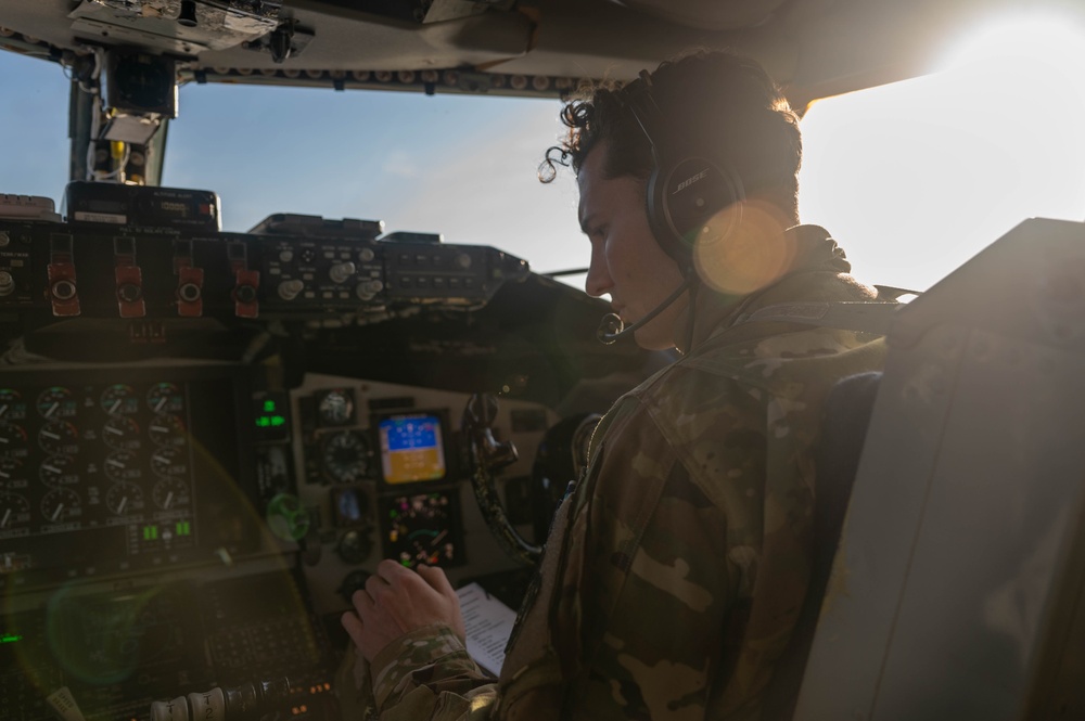 MacDill KC-135 Refuels Lakenheath F-35's