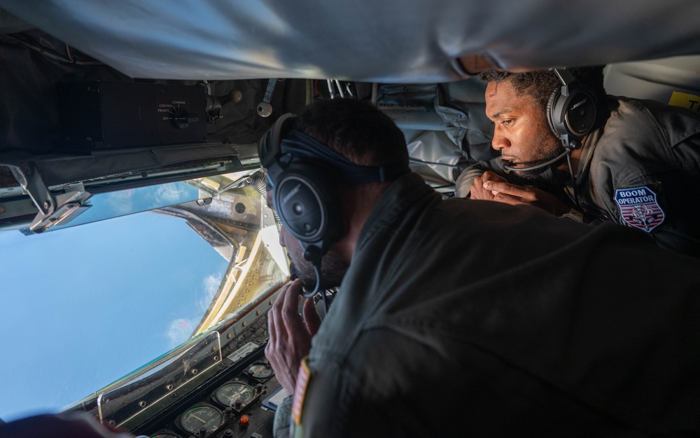 MacDill KC-135 Refuels Lakenheath F-35's