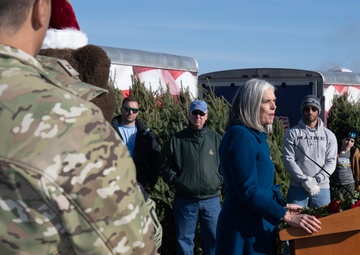 Event distributes 200 trees to veterans, service members