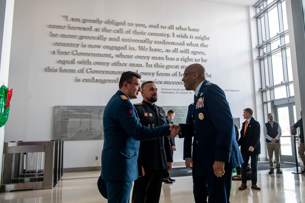 Secretary Austin introduces Ukrainian President Volodymyr Zelenskyy at National Defense University