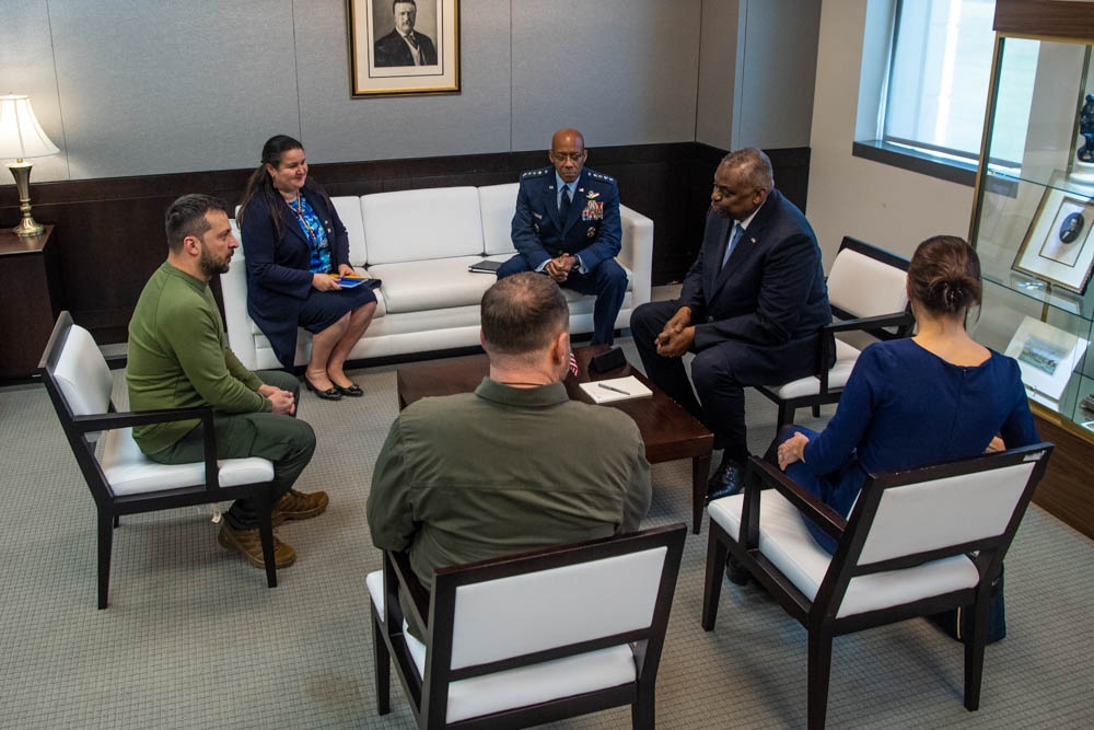 Secretary Austin introduces Ukrainian President Volodymyr Zelenskyy at National Defense University