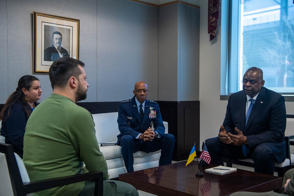 Secretary Austin introduces Ukrainian President Volodymyr Zelenskyy at National Defense University