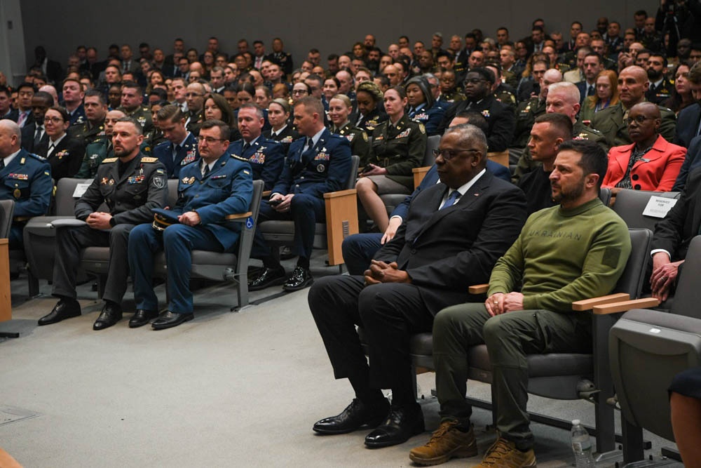 Secretary Austin introduces Ukrainian President Volodymyr Zelenskyy at National Defense University