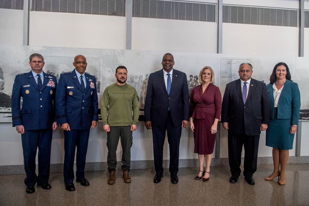 Secretary Austin introduces Ukrainian President Volodymyr Zelenskyy at National Defense University