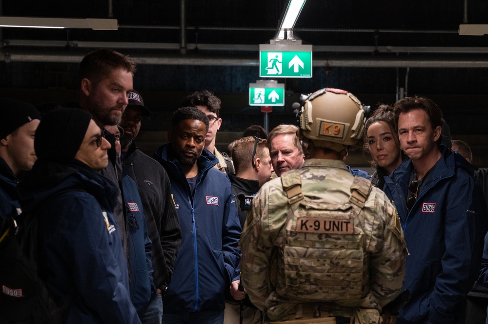 USO Holiday Tour comes to Lakenheath