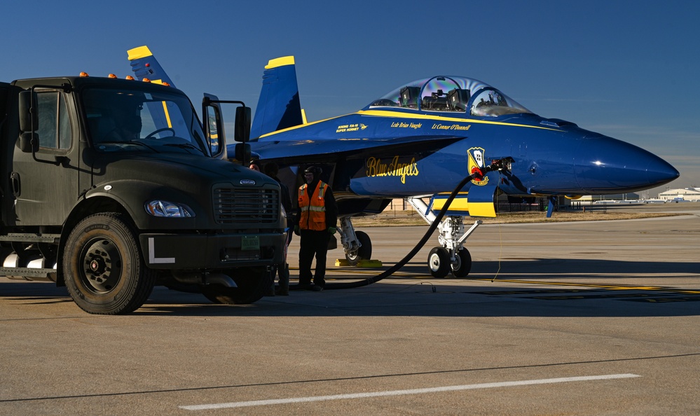 Blue Angels Advanced Team visits McConnell