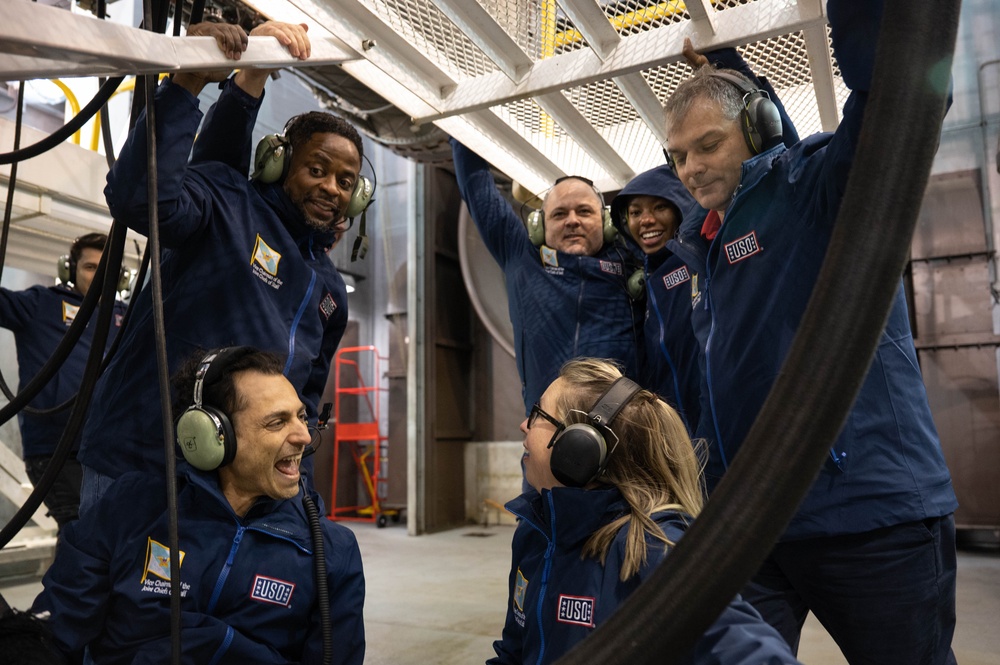 USO Holiday Tour comes to Lakenheath