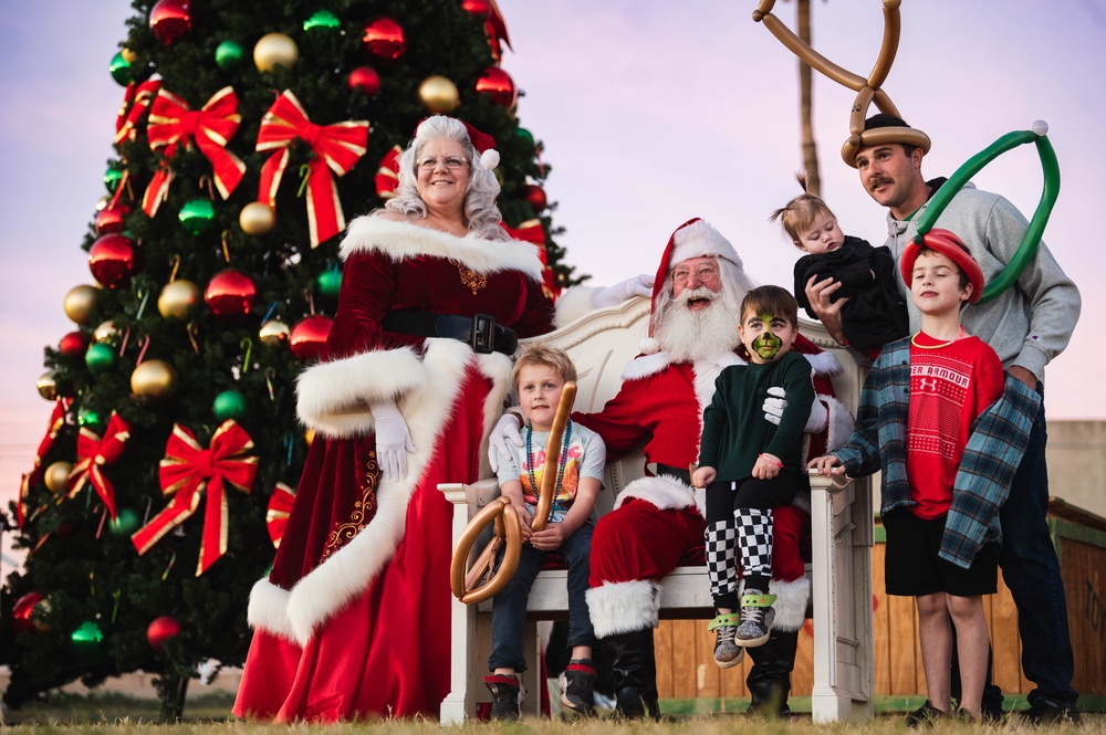 Holiday Magic visits Luke AFB