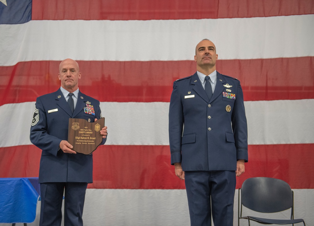 180FW Celebrates Outstanding Airmen of the Year Awards