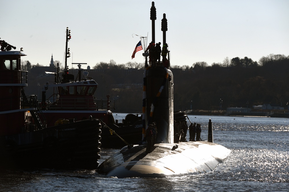 USS South Dakota (SSN 790) returns to homeport from deployed operations