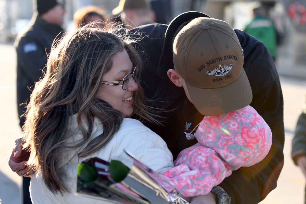 USS South Dakota (SSN 790) returns to homeport from deployed operations