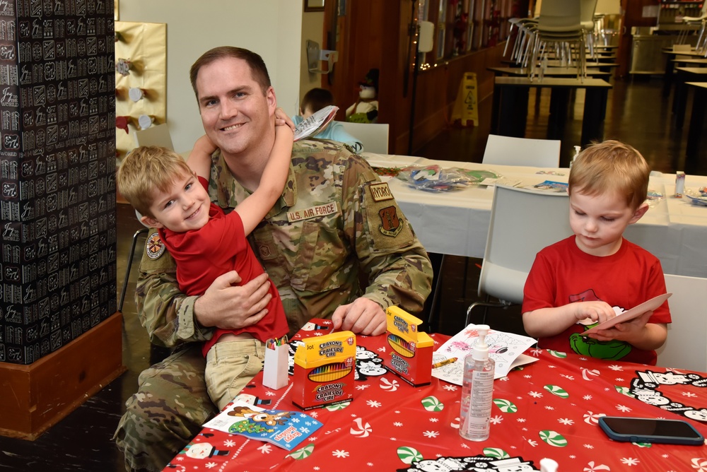 117th Family Readiness Santa's Workshop