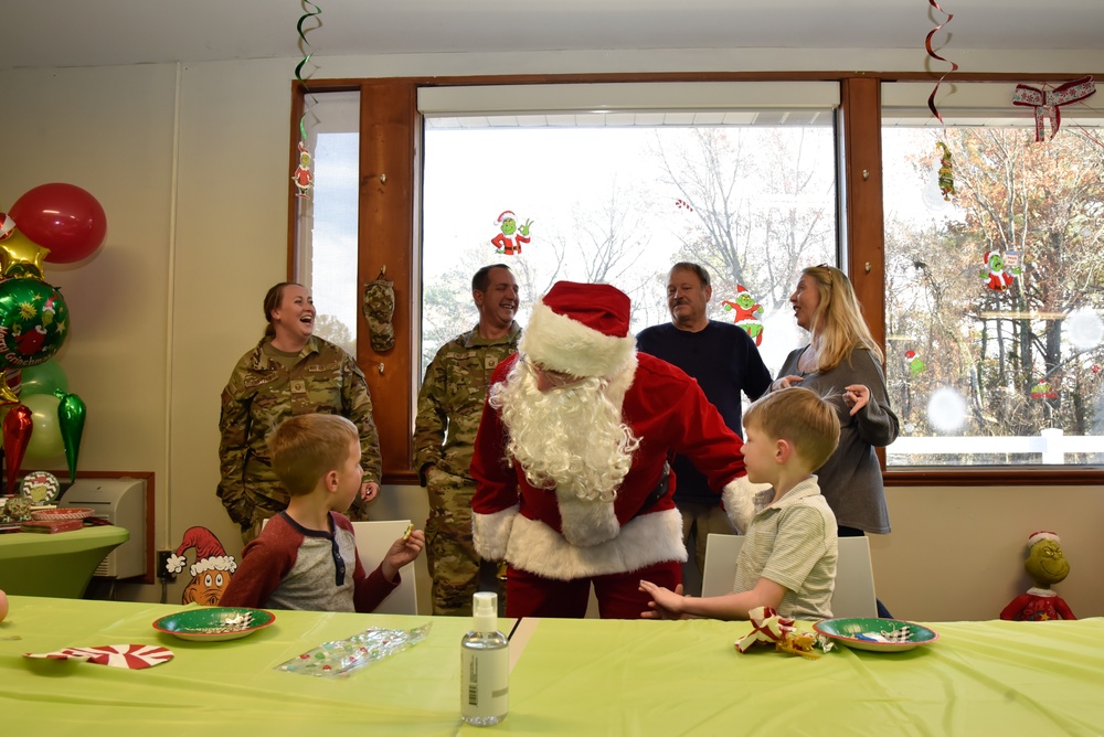 117th Family Readiness Santa's Workshop