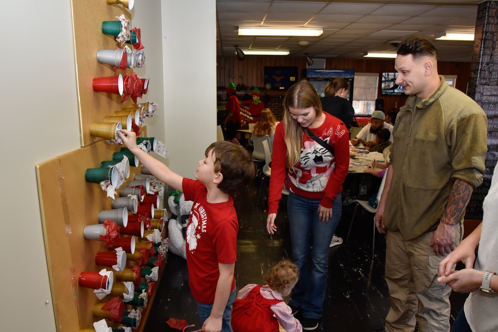 117th Family Readiness Santa's Workshop