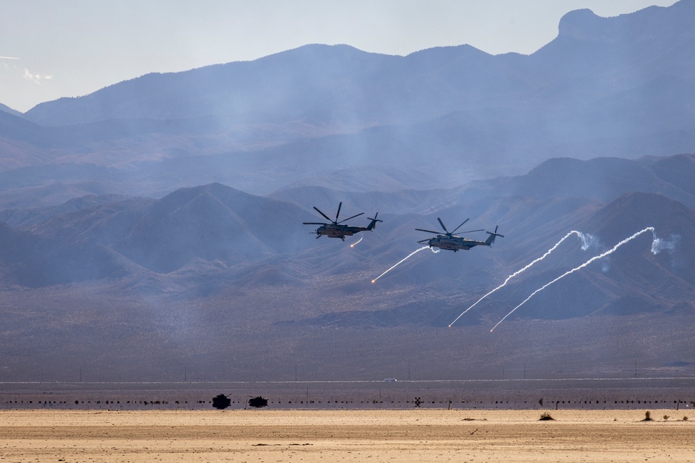 HMH-465 Live Fire and Evasive Maneuvers Exercise