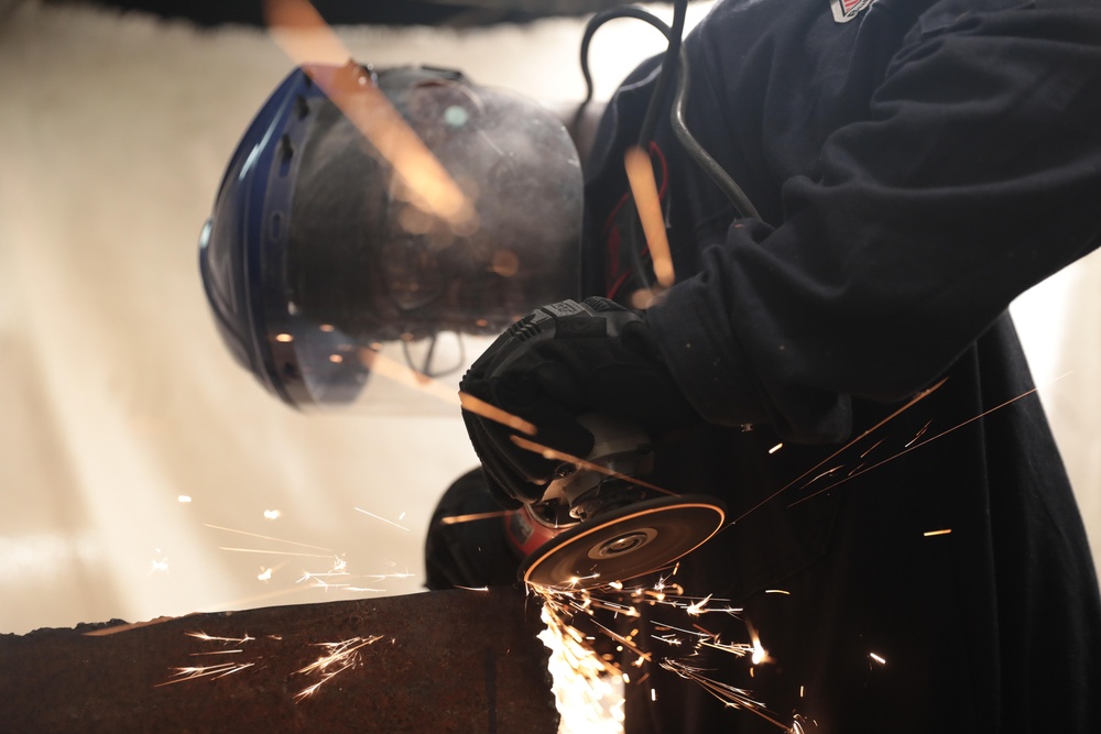Ramage Sailor Grinds Metal