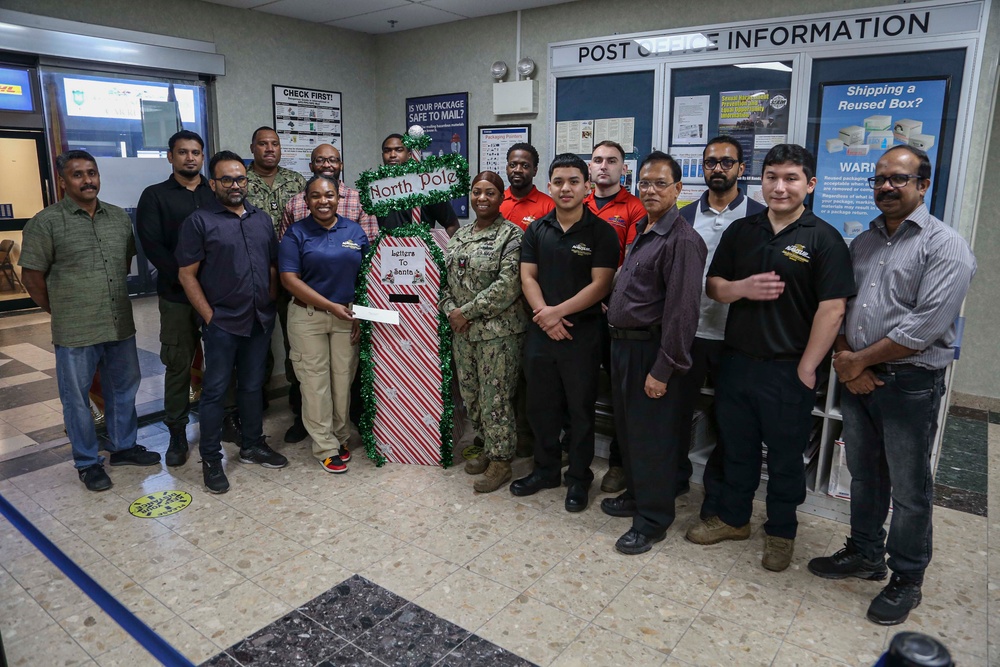 NAVSUP FLC Bahrain Postal Team Delivers Holiday Cheer